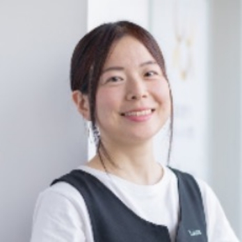 山本ひかる